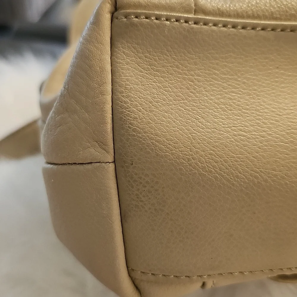 St John's Bay Classic Women's Beige Cowhide Leather Shoulder Bag.‎